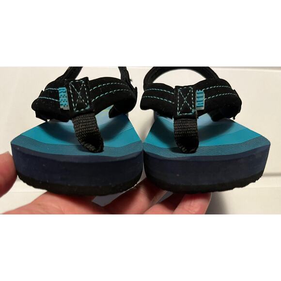 Reef Flip Flops Toddler Boys Size 5/6 slip on with ankle strap EUC - Picture 3 of 7